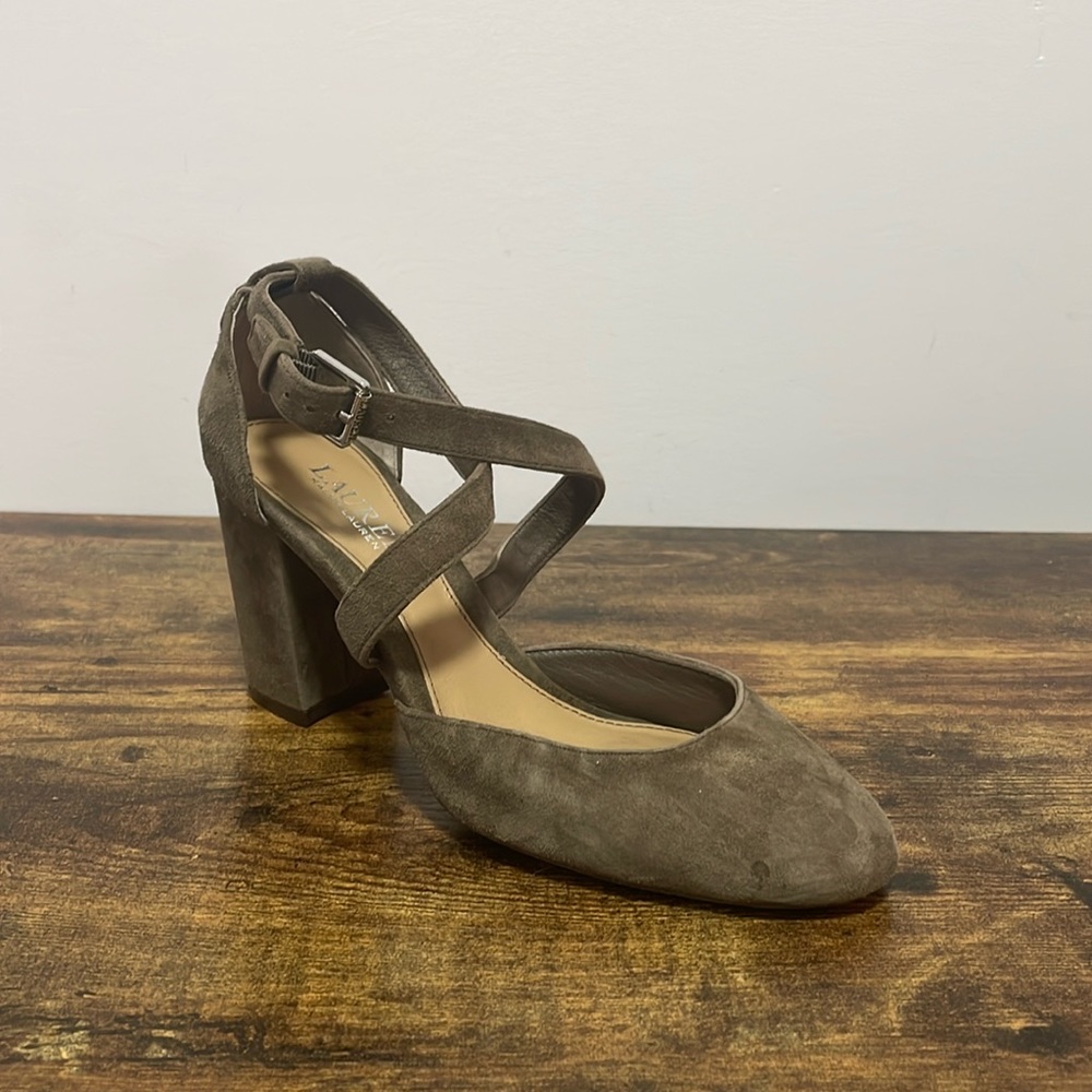 Lauren Ralph Lauren Fana Suede Cross Strap Pump Sandle Chunky Heel Size 7.5 B